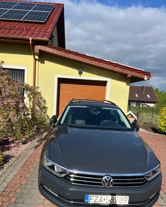 Volkswagen Passat cena 75000 przebieg: 178000, rok produkcji 2019 z Skoczów małe 46